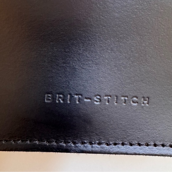 Brit-Stitch Black & White Leather Full Pint Satchel Messenger Bag. 12”x9.5”x3.5” - Picture 4 of 8